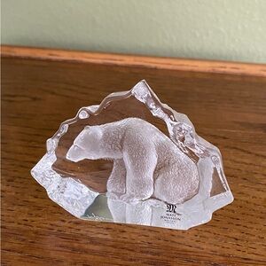 A signed clear crystal glass sculpture of a polar bear by Mats Jonasson.